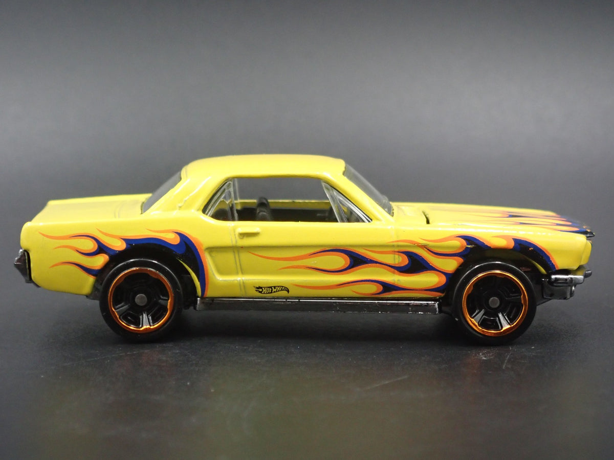 1965 65 FORD MUSTANG COUPE RARE 1:64 SCALE COLLECTIBLE DIORAMA DIECAST MODEL CAR-Burning Rubber Toy Company