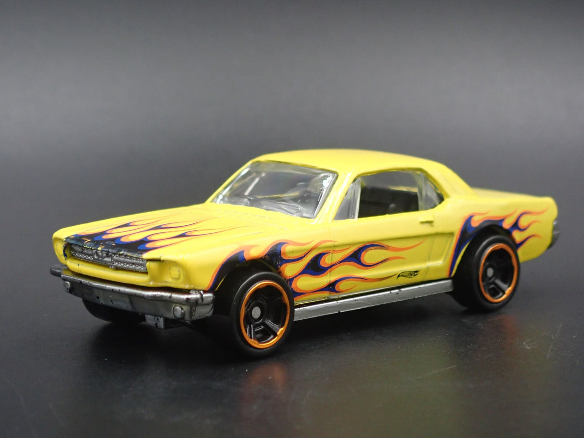 1965 65 FORD MUSTANG COUPE RARE 1:64 SCALE COLLECTIBLE DIORAMA DIECAST MODEL CAR-Burning Rubber Toy Company