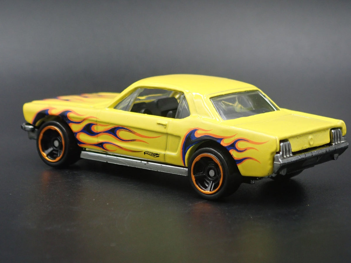 1965 65 FORD MUSTANG COUPE RARE 1:64 SCALE COLLECTIBLE DIORAMA DIECAST MODEL CAR-Burning Rubber Toy Company