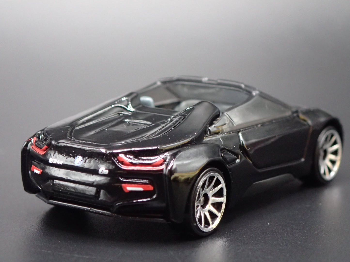 2018-2020 BMW i8 ROADSTER BLACK 1:64 SCALE COLLECTIBLE DIORAMA DIECAST MODEL CAR