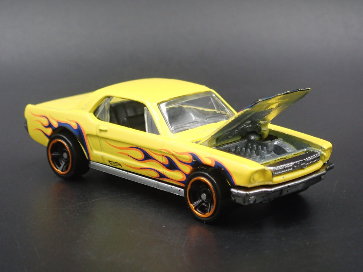 1965 65 FORD MUSTANG COUPE RARE 1:64 SCALE COLLECTIBLE DIORAMA DIECAST MODEL CAR-Burning Rubber Toy Company