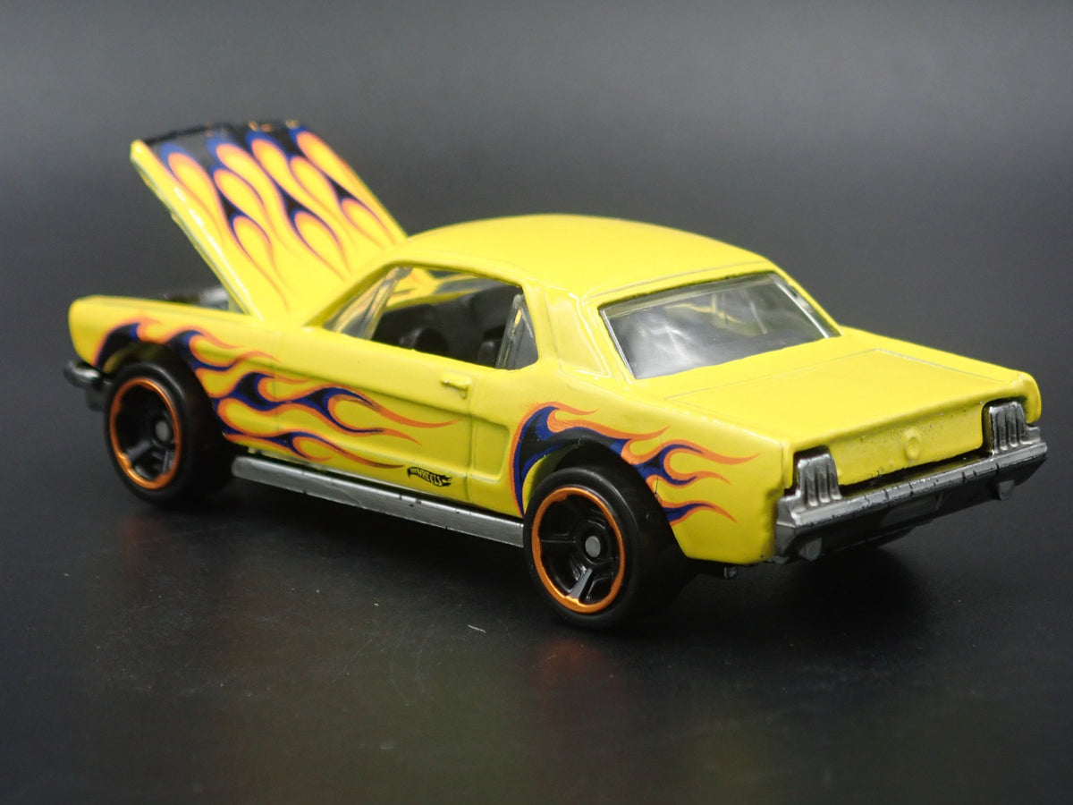 1965 65 FORD MUSTANG COUPE RARE 1:64 SCALE COLLECTIBLE DIORAMA DIECAST MODEL CAR-Burning Rubber Toy Company
