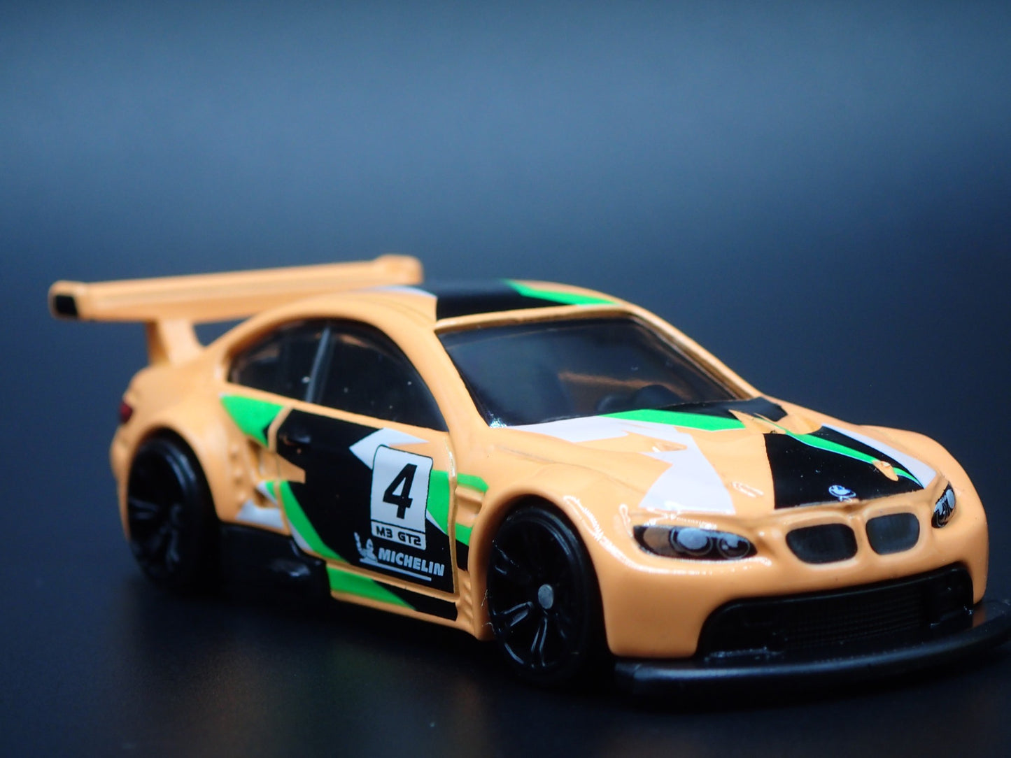 2007-2013 BMW M3 GT2 E92 ORANGE 1:64 SCALE COLLECTIBLE DIORAMA DIECAST MODEL CAR