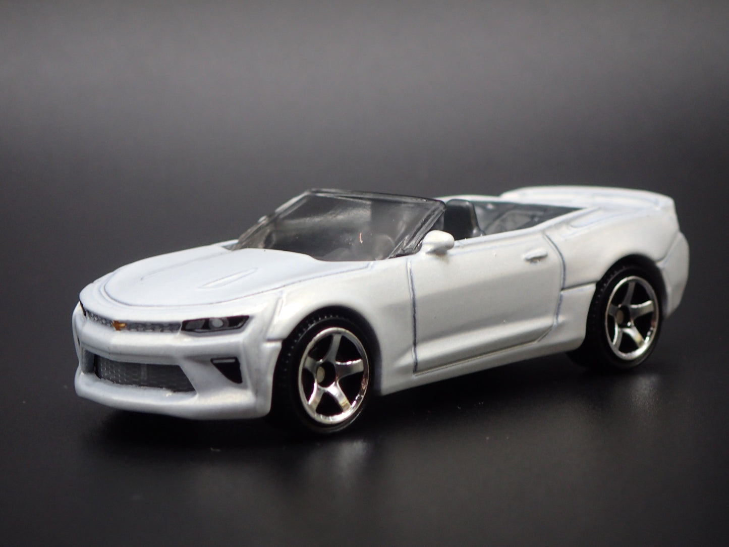 2016-2024 CHEVY CHEVROLET CAMARO CONVERTIBLE WHITE 1/64 SCALE DIECAST MODEL CAR