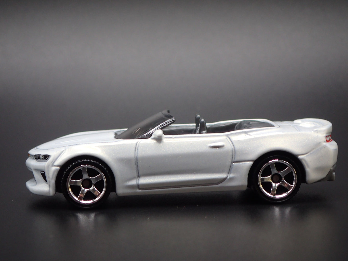2016-2024 CHEVY CHEVROLET CAMARO CONVERTIBLE WHITE 1/64 SCALE DIECAST MODEL CAR