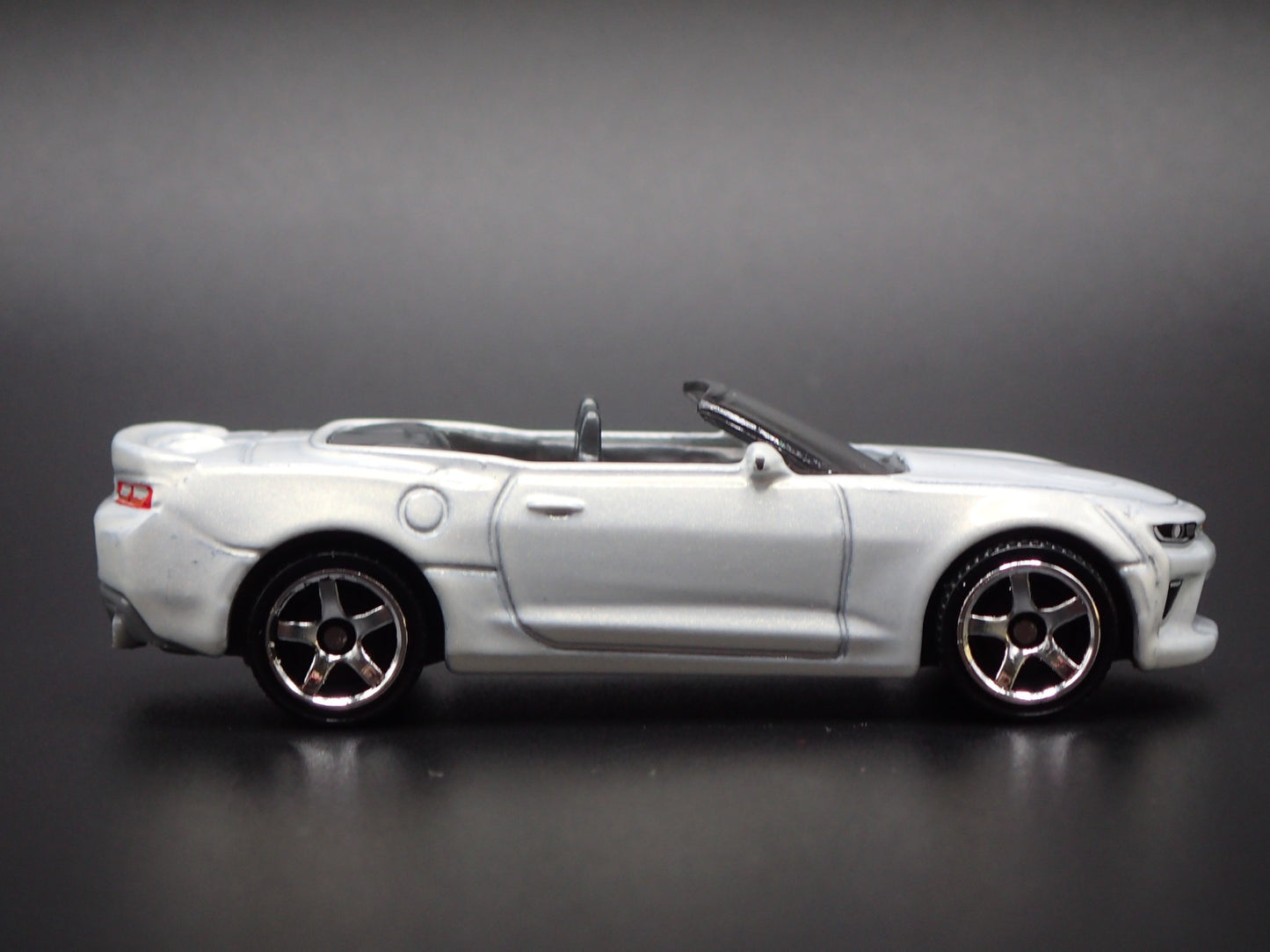 2016-2024 CHEVY CHEVROLET CAMARO CONVERTIBLE WHITE 1/64 SCALE DIECAST MODEL CAR