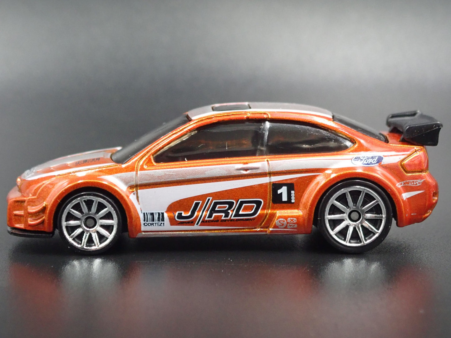 2004-2011 FORD FOCUS RED RARE 1:64 SCALE COLLECTIBLE DIORAMA DIECAST MODEL CAR