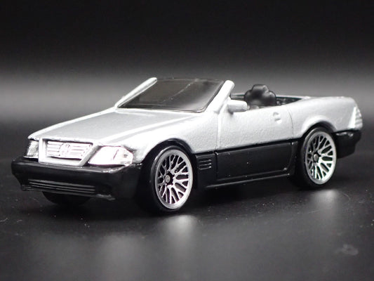 1998-2001 MERCEDES-BENZ 500 SL CONVERTIBLE. 1:64 SCALE DIORAMA DIECAST MODEL CAR
