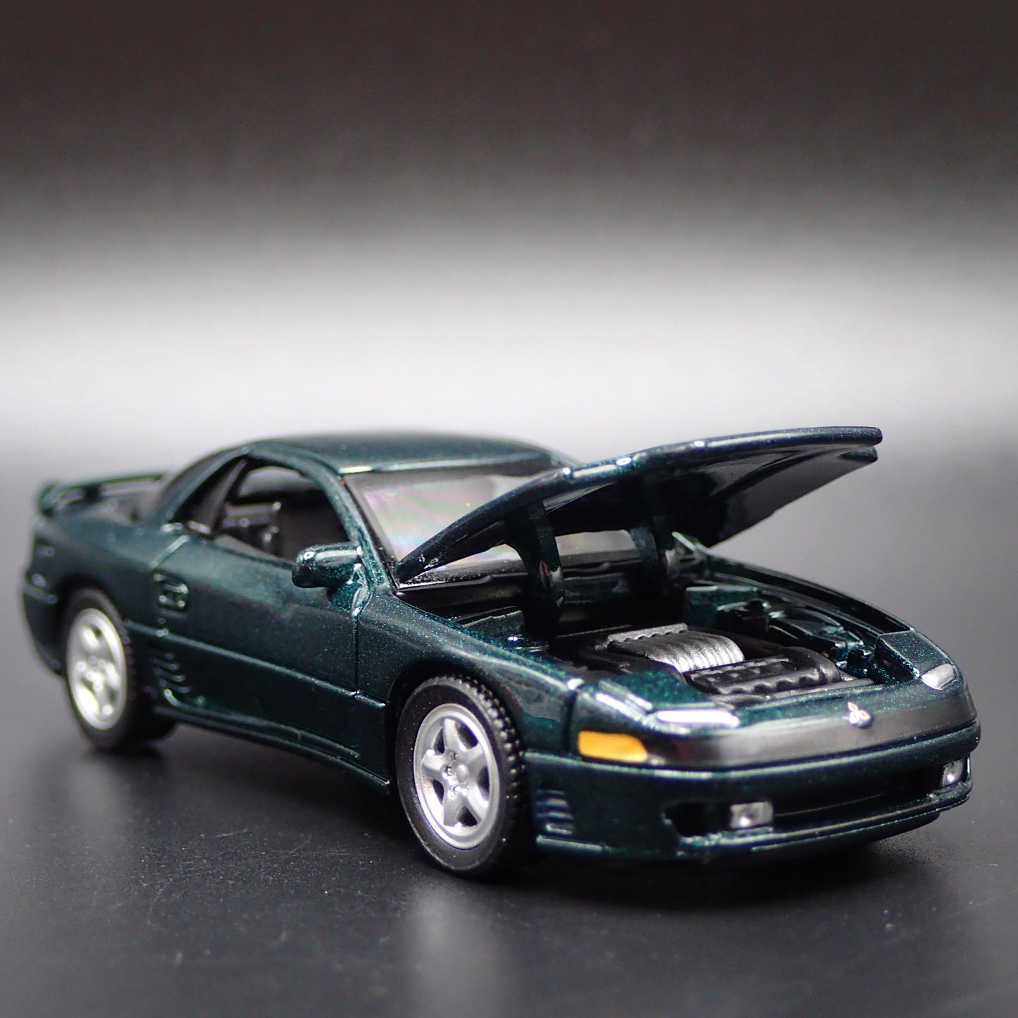 1990-2000 MITSUBISHI 3000GT VR4 1:64 SCALE COLLECTIBLE DIORAMA DIECAST MODEL CAR