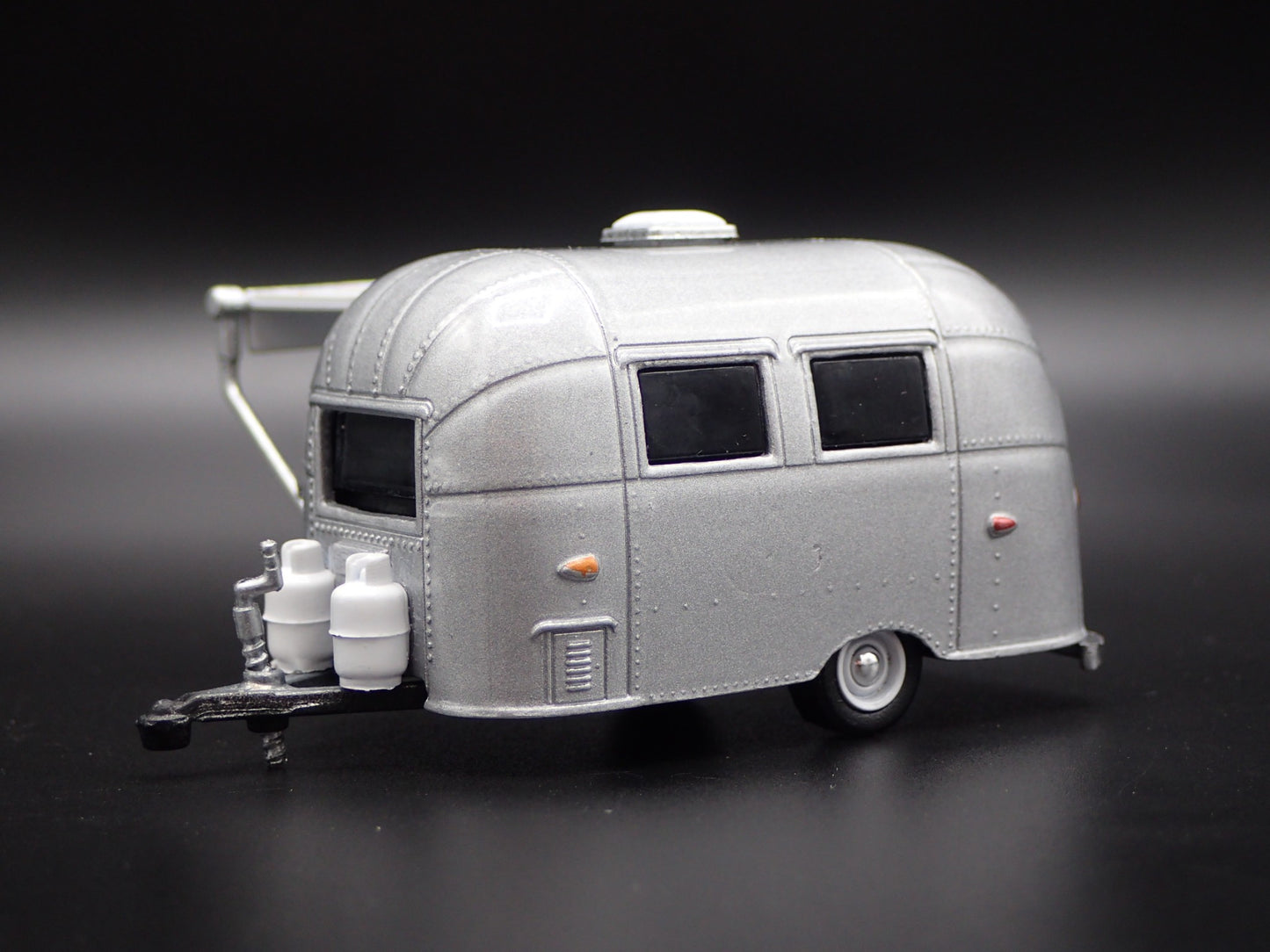 1961 61 AIRSTREAM 16' BAMBI TRAILER W AWNING RARE 1/64 SCALE DIECAST MODEL CAR