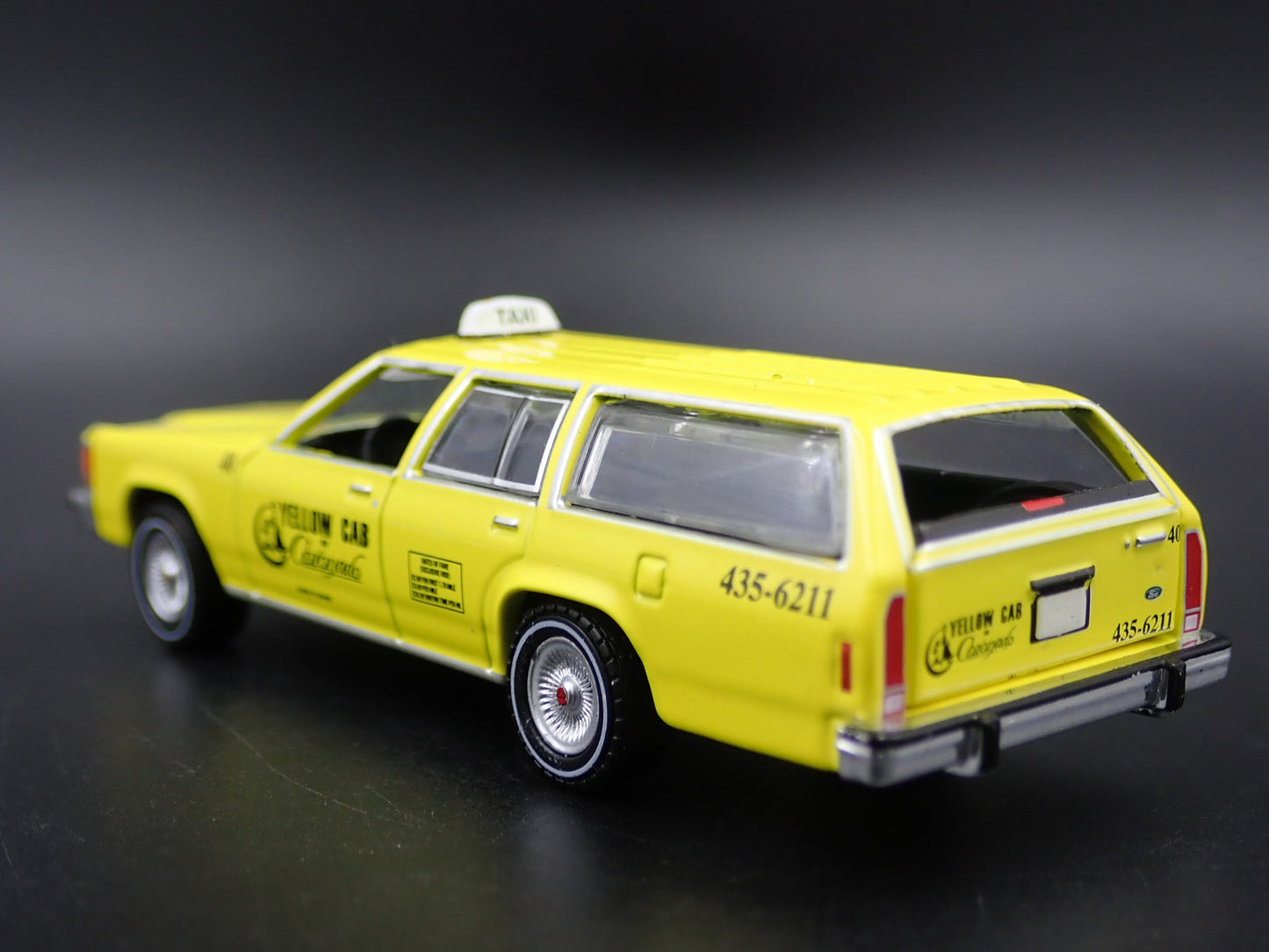 1988 FORD LTD CROWN VICTORIA WAGON CORONADO. CA TAXI CAB 1:64 DIECAST MODEL CAR