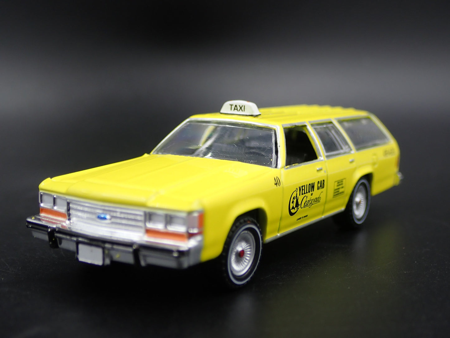 1988 FORD LTD CROWN VICTORIA WAGON CORONADO. CA TAXI CAB 1:64 DIECAST MODEL CAR