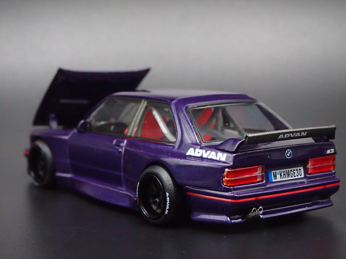 1986-1991 BMW M3 E30 KAIDO GT V2 KHMG2 BLUE 1:64 SCALE DIORAMA DIECAST MODEL CAR