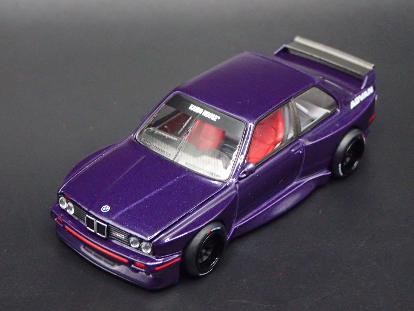 1986-1991 BMW M3 E30 KAIDO GT V2 KHMG2 BLUE 1:64 SCALE DIORAMA DIECAST MODEL CAR