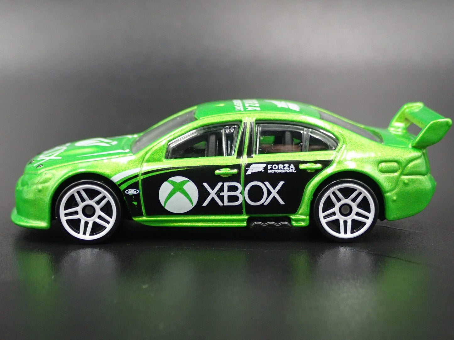 FORD FALCON RACE CAR FORZA 1:64 SCALE COLLECTIBLE DIORAMA DIECAST MODEL CAR