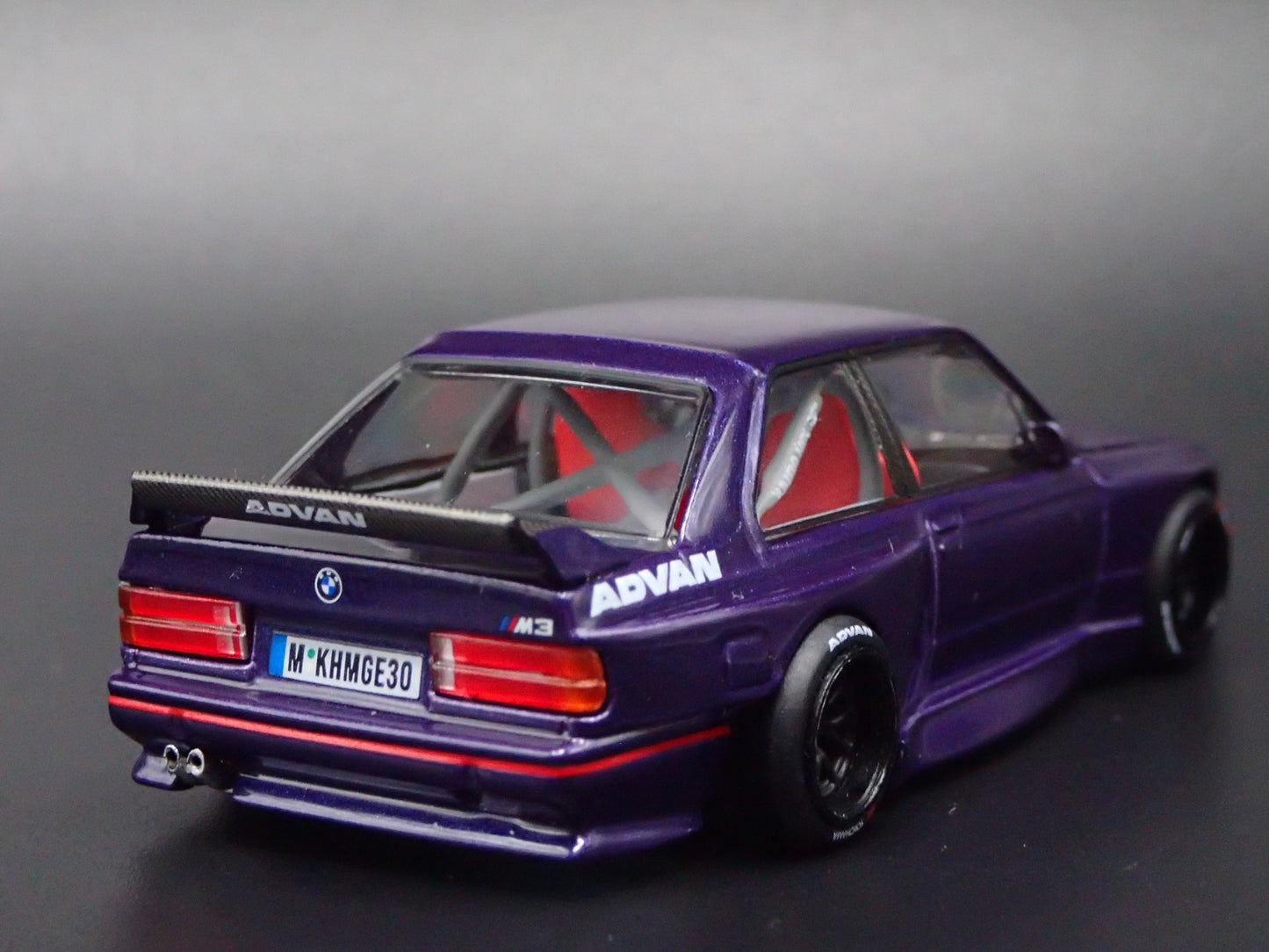 1986-1991 BMW M3 E30 KAIDO GT V2 KHMG2 BLUE 1:64 SCALE DIORAMA DIECAST MODEL CAR