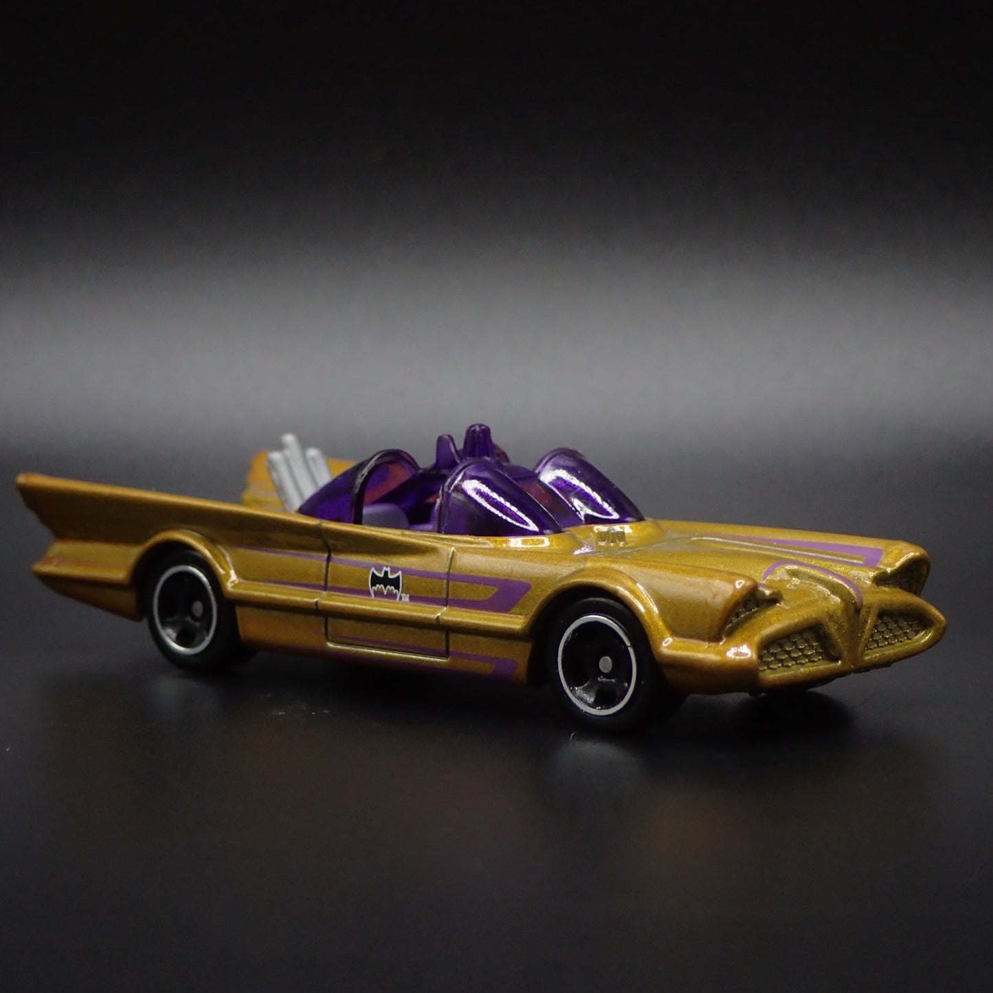 1966 66 BATMAN BATMOBILE ADAM WEST TV 1/64 SCALE COLLECTIBLE DIECAST MODEL CAR