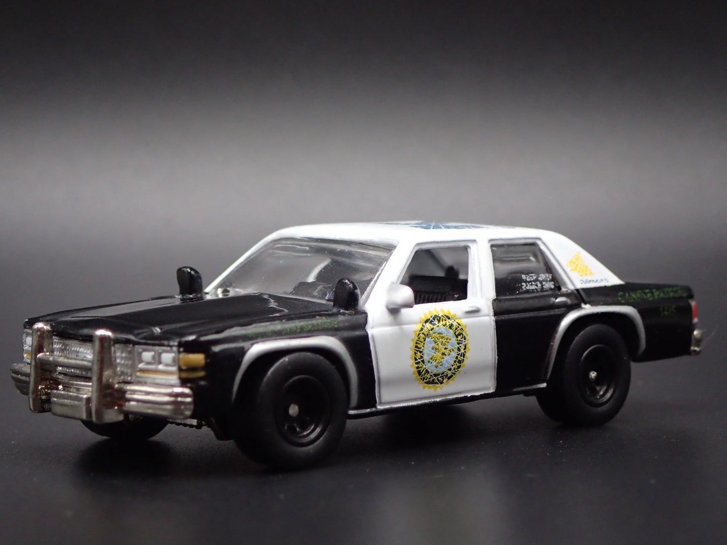 1990 90 FORD LTD CROWN VICTORIA BLUES BROTHERS 2000 1/64 SCALE DIECAST MODEL CAR