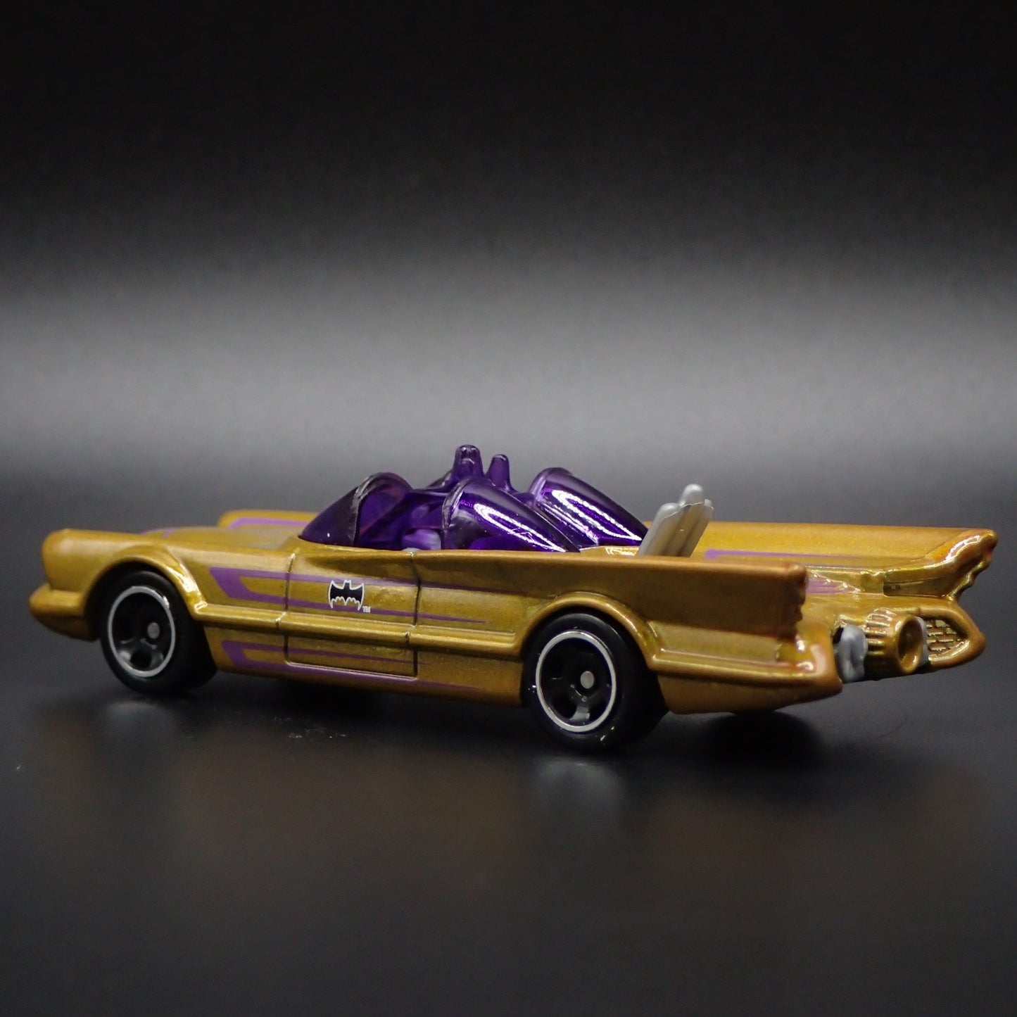 1966 66 BATMAN BATMOBILE ADAM WEST TV 1/64 SCALE COLLECTIBLE DIECAST MODEL CAR