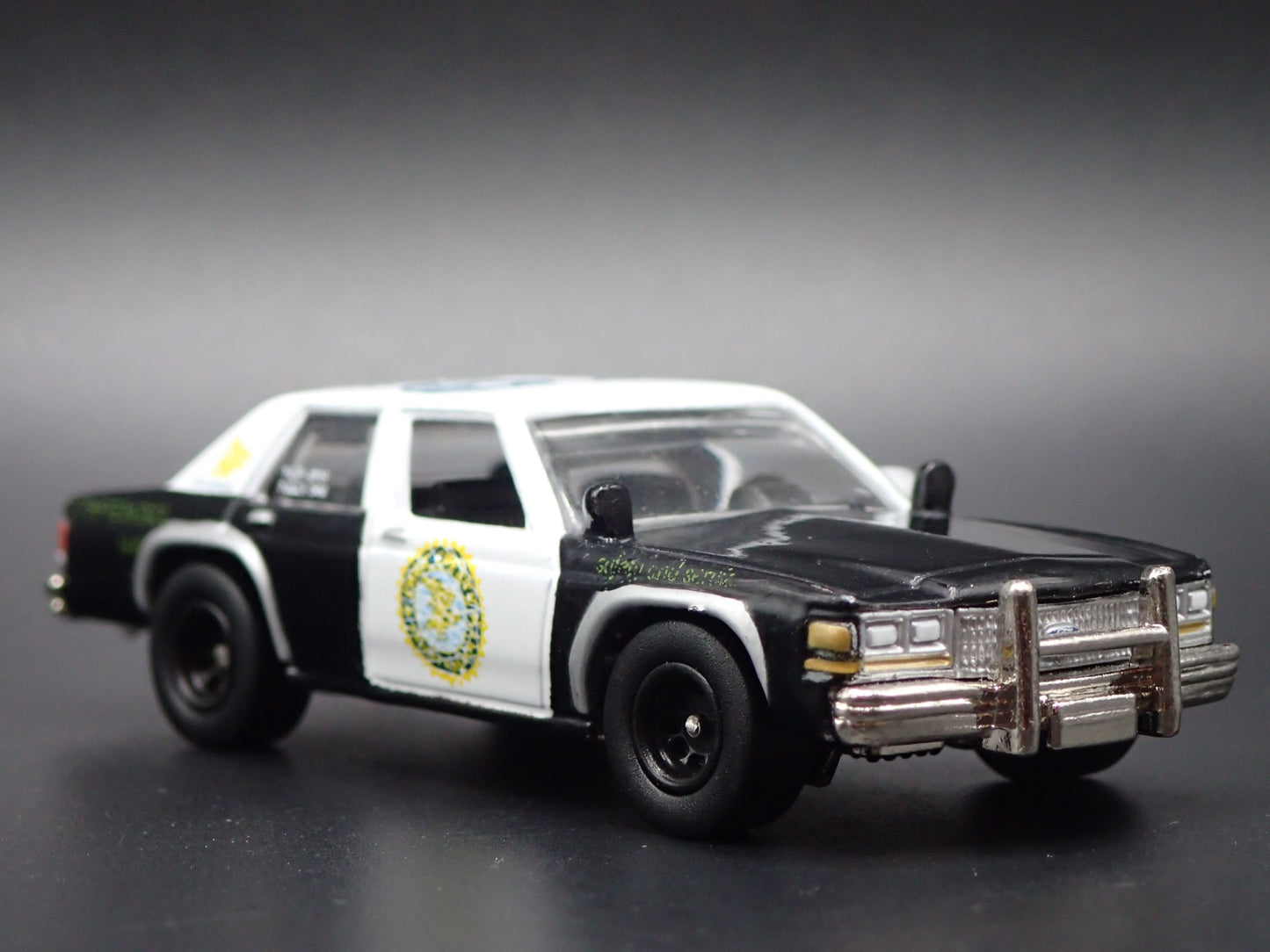 1990 90 FORD LTD CROWN VICTORIA BLUES BROTHERS 2000 1/64 SCALE DIECAST MODEL CAR
