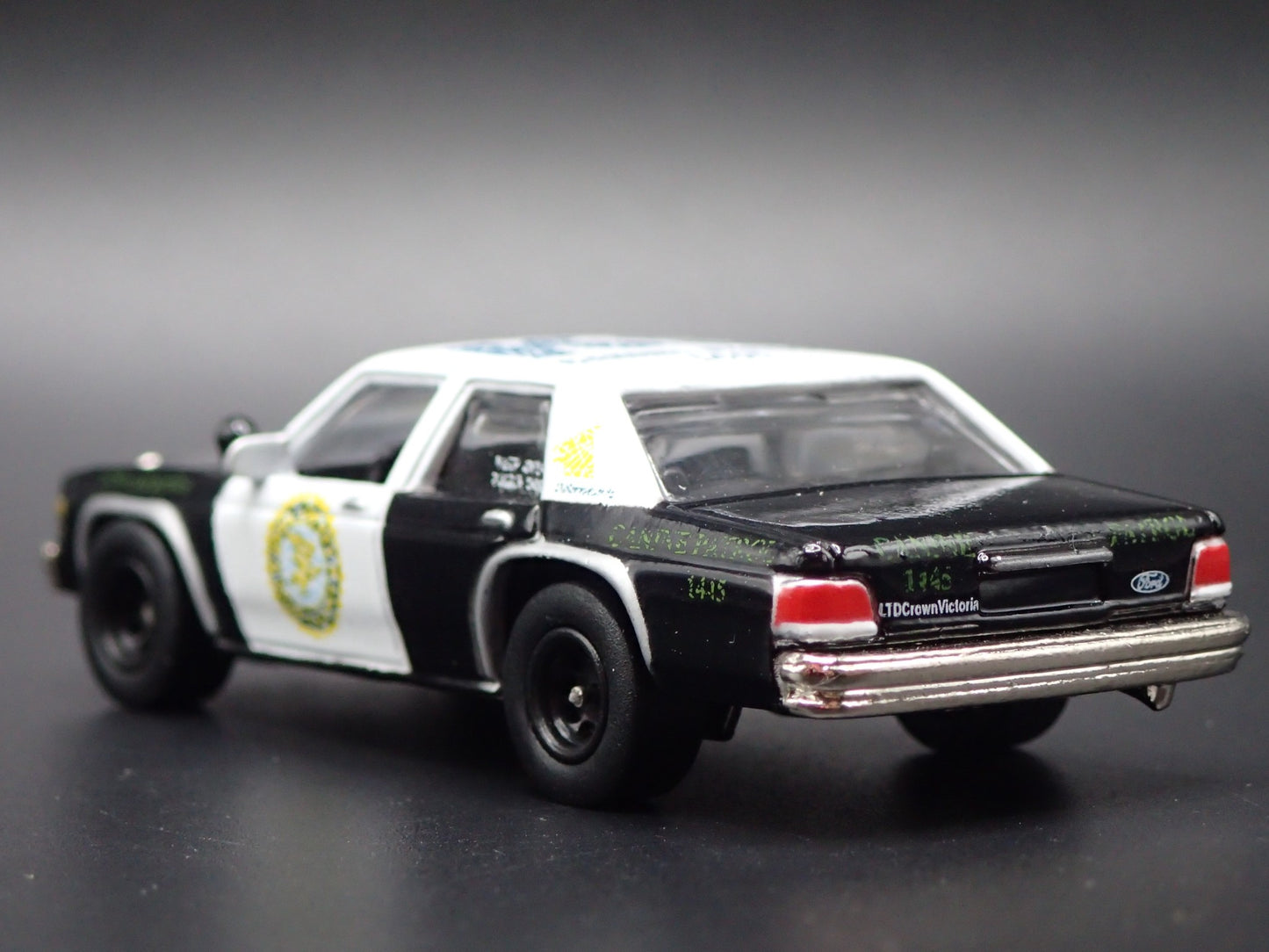 1990 90 FORD LTD CROWN VICTORIA BLUES BROTHERS 2000 1/64 SCALE DIECAST MODEL CAR