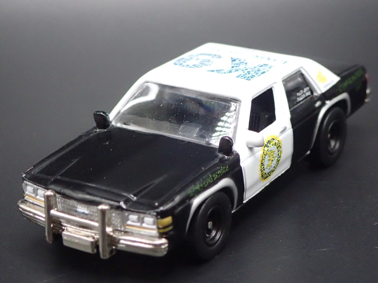 1990 90 FORD LTD CROWN VICTORIA BLUES BROTHERS 2000 1/64 SCALE DIECAST MODEL CAR