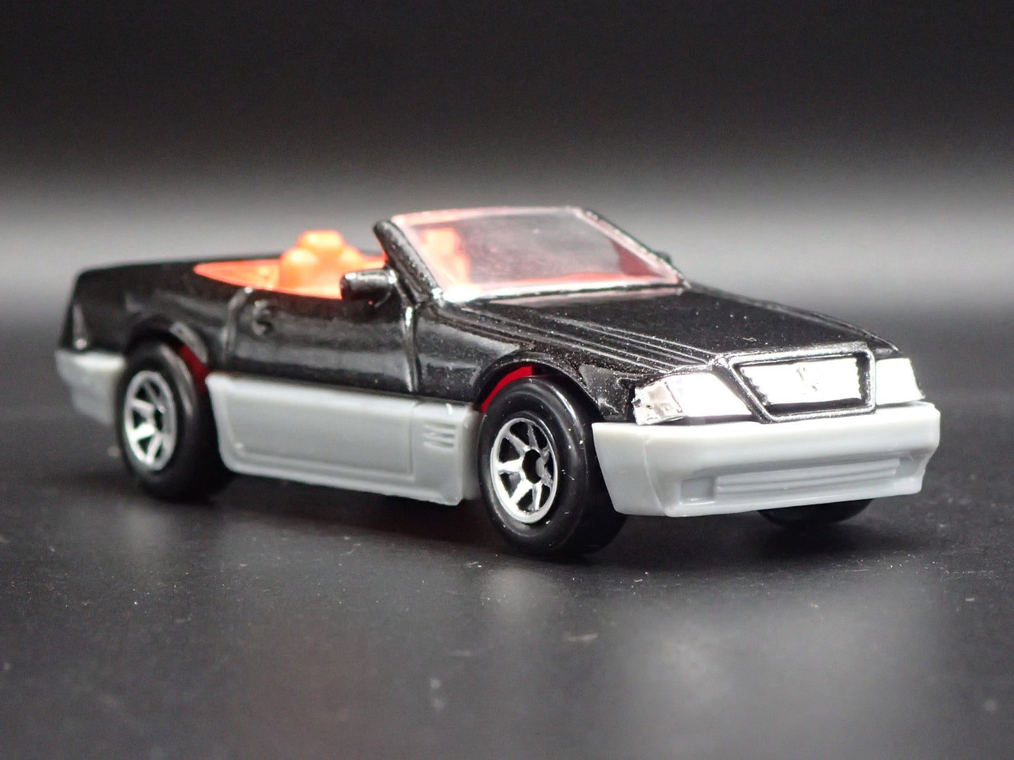 1988-2001 MERCEDES-BENZ 500 SL CONVERTIBLE 1:64 SCALE DIORAMA DIECAST MODEL CAR