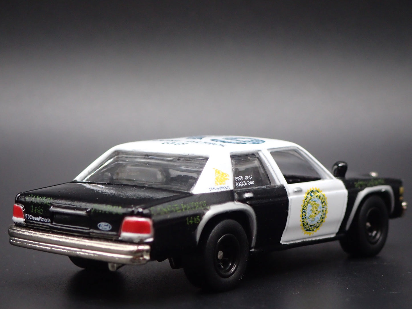 1990 90 FORD LTD CROWN VICTORIA BLUES BROTHERS 2000 1/64 SCALE DIECAST MODEL CAR