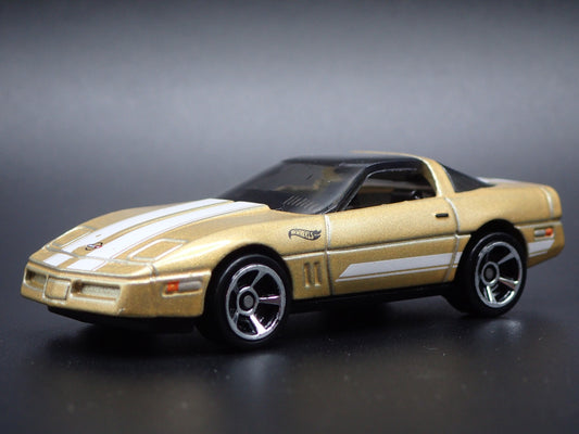 1984-1996 C4 CHEVY CHEVROLET CORVETTE GOLD 1:64 SCALE DIORAMA DIECAST MODEL CAR