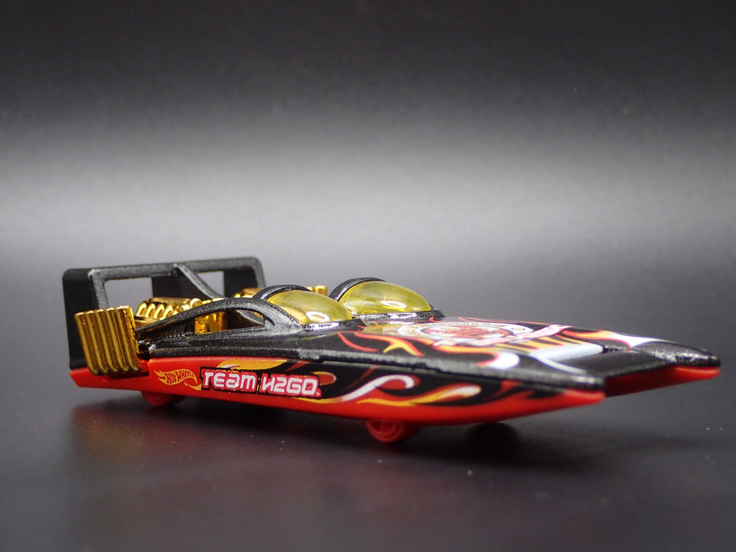 SPEED BOAT RACING BLACK 1:64 HW SCALE COLLECTIBLE DIORAMA DIECAST MODEL CAR
