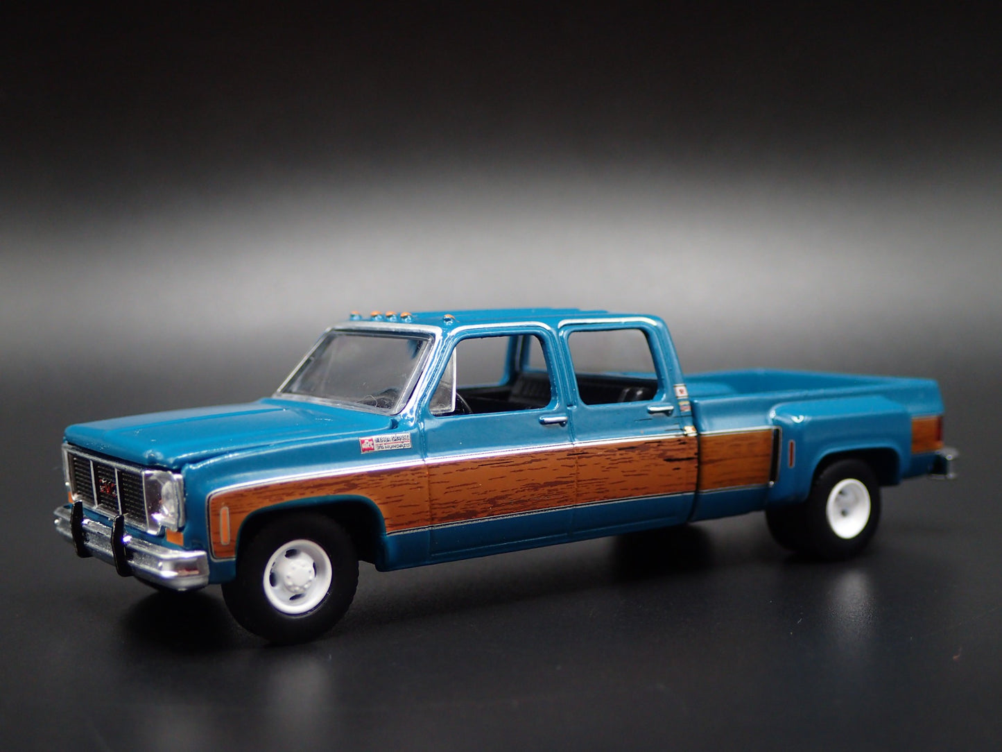 1973 GMC SIERRA 3500 DUALLY SQUAREBODY TRUCK  HITCH 1/64 SCALE DIECAST MODEL CAR