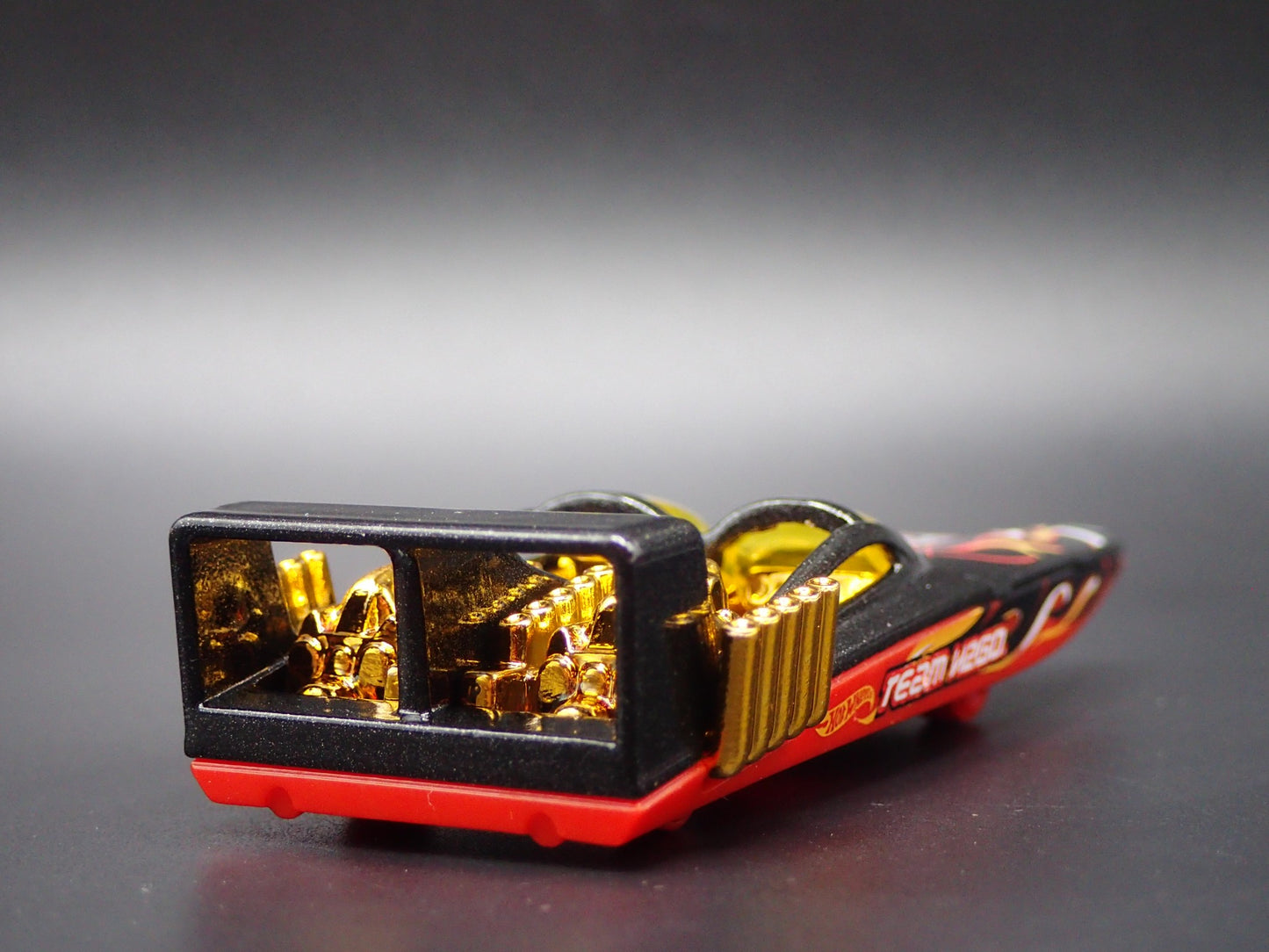 SPEED BOAT RACING BLACK 1:64 HW SCALE COLLECTIBLE DIORAMA DIECAST MODEL CAR