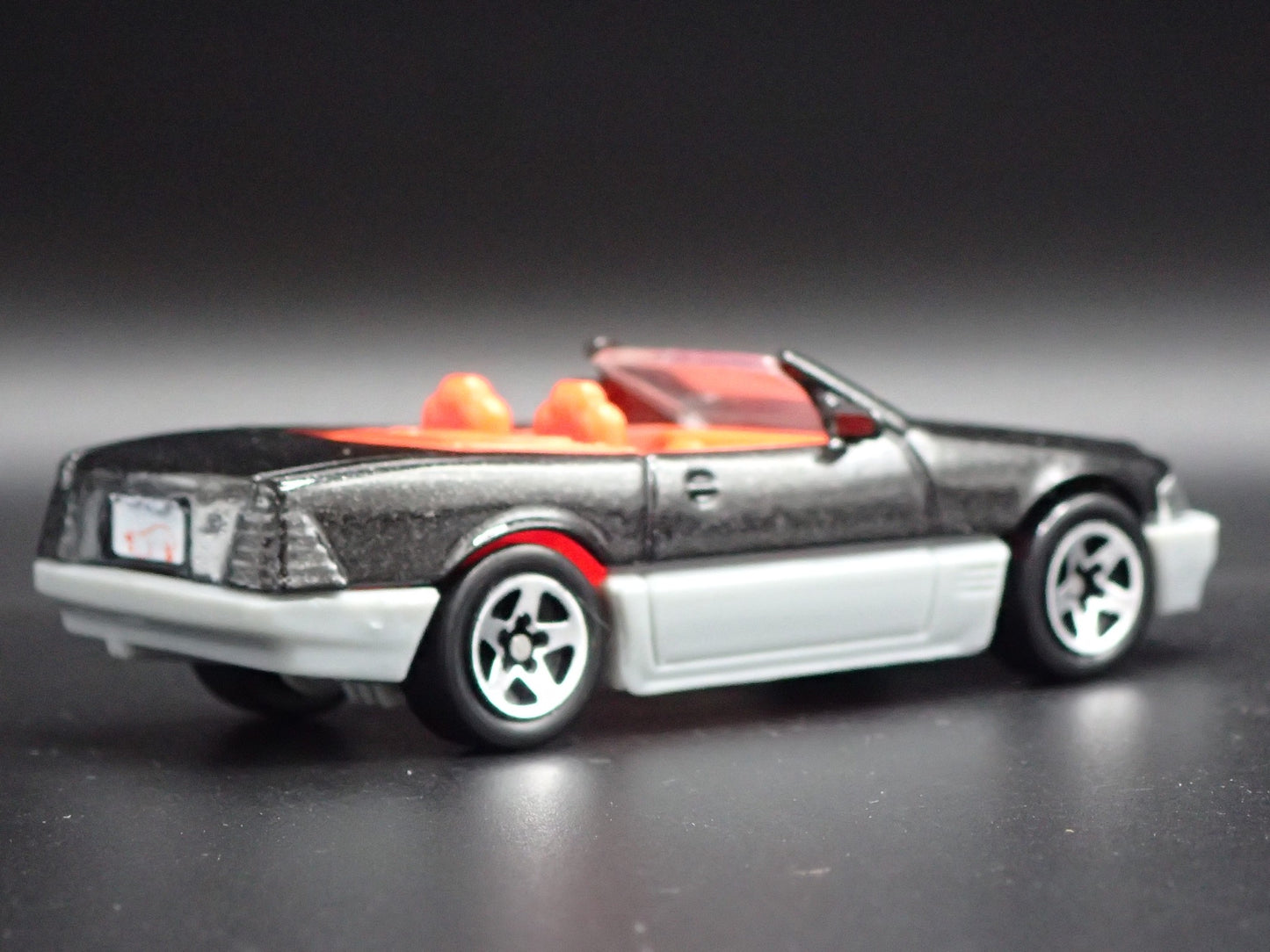 1988-2001 MERCEDES-BENZ 500 SL CONVERTIBLE 1:64 SCALE DIORAMA DIECAST MODEL CAR