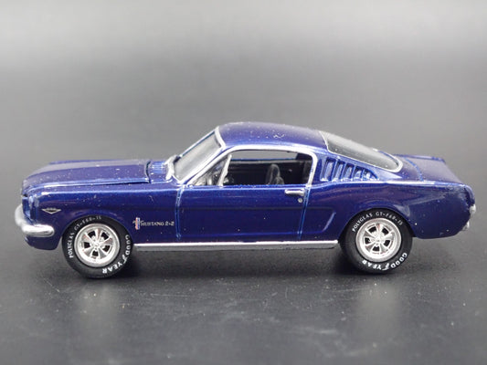 1965 FORD MUSTANG FASTBACK 2+2 RARE 1:64 COLLECTIBLE DIORAMA DIECAST MODEL CAR-Burning Rubber Toy Company