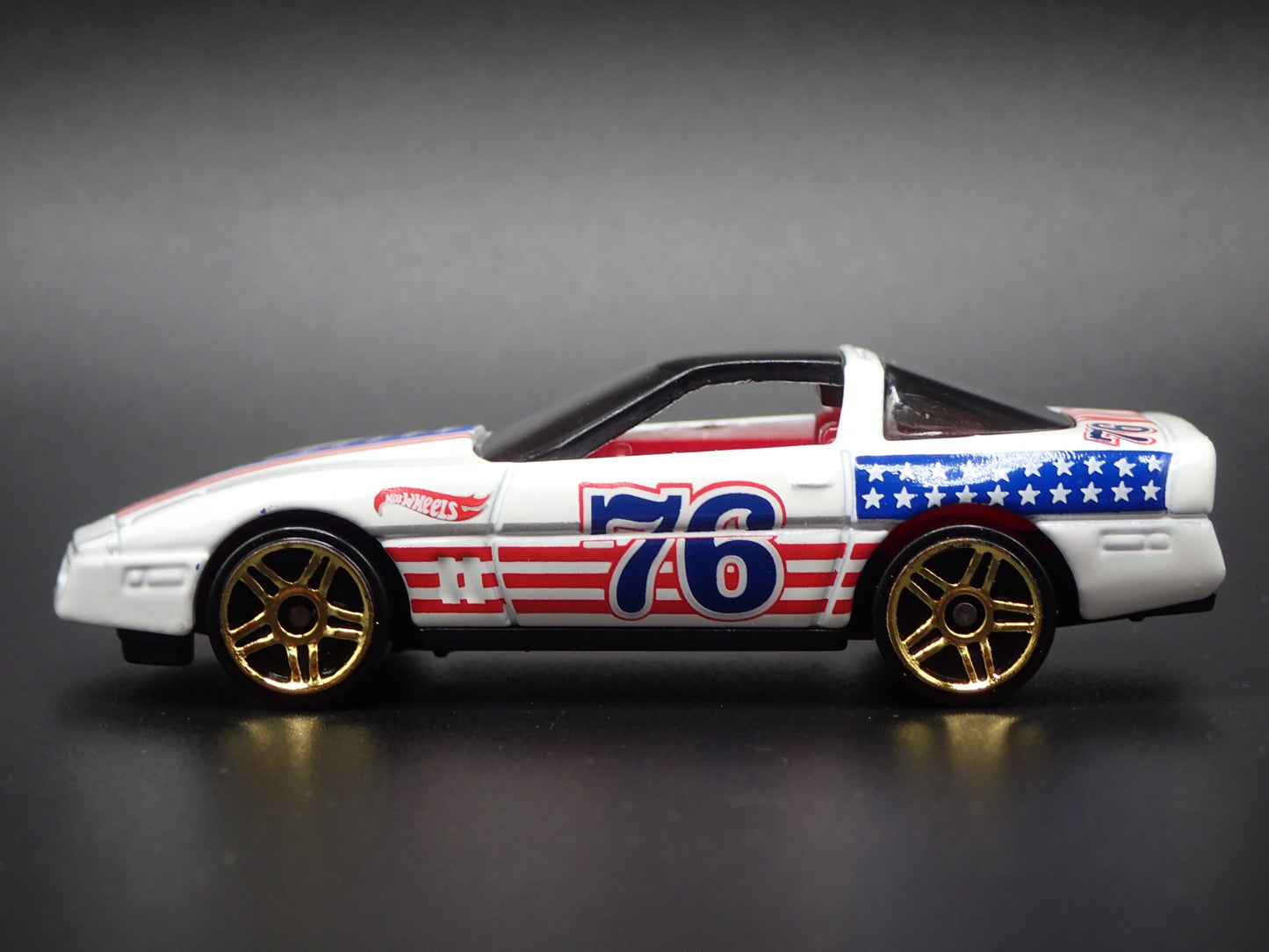 1984-1996 C4 CHEVY CHEVROLET CORVETTE WHITE 1:64 SCALE DIORAMA DIECAST MODEL CAR