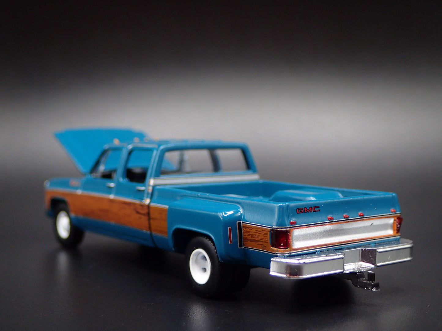 1973 GMC SIERRA 3500 DUALLY SQUAREBODY TRUCK  HITCH 1/64 SCALE DIECAST MODEL CAR