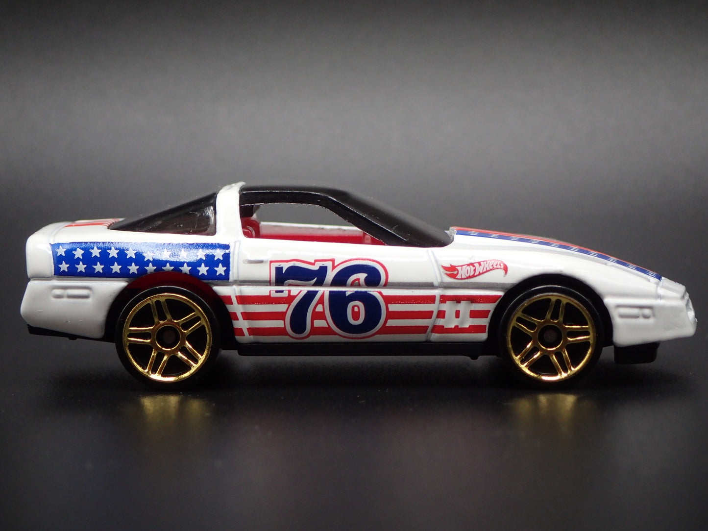 1984-1996 C4 CHEVY CHEVROLET CORVETTE WHITE 1:64 SCALE DIORAMA DIECAST MODEL CAR