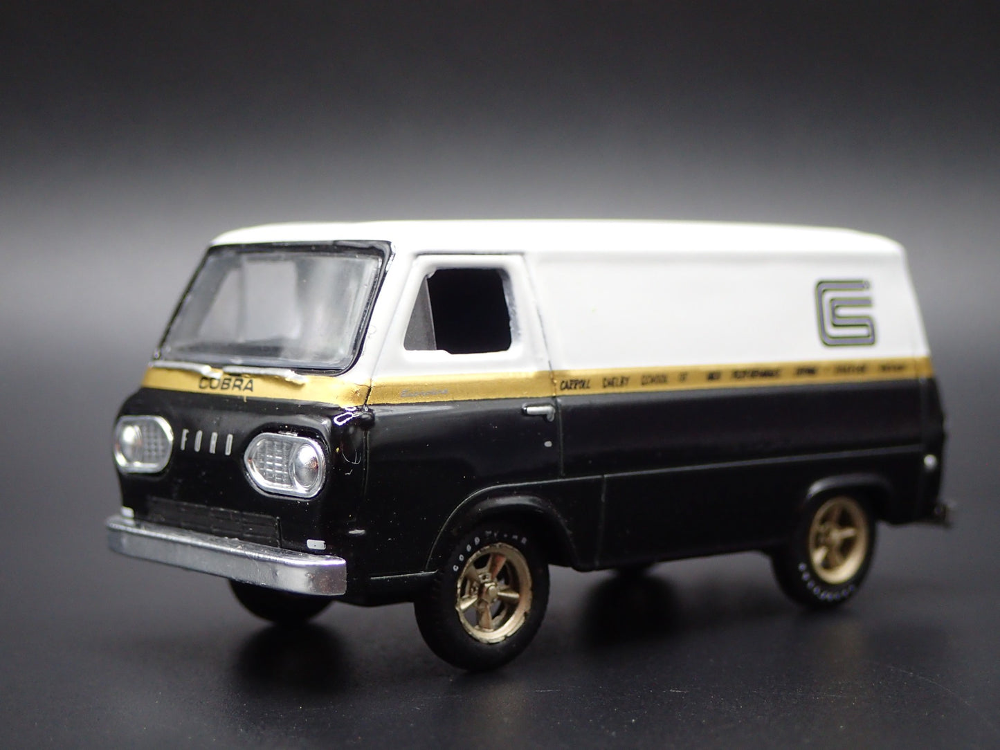 1965 65 FORD ECONOLINE DELIVERY VAN SHELBY COBRA 1:64 SCALE DIECAST MODEL CAR