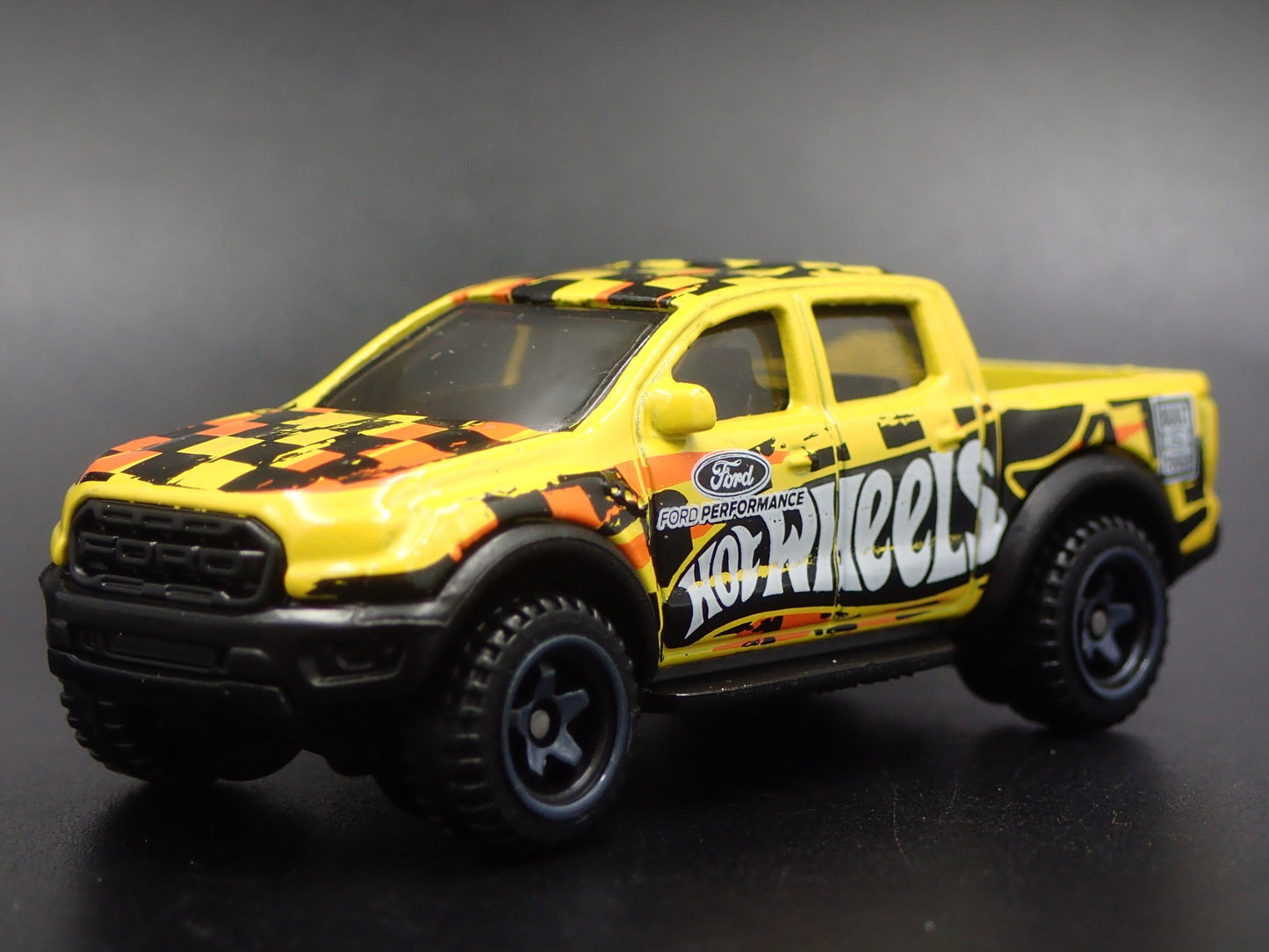 2017-2020 FORD RANGER RAPTOR PICKUP TRUCK 1/64 SCALE DIORAMA DIECAST MODEL CAR