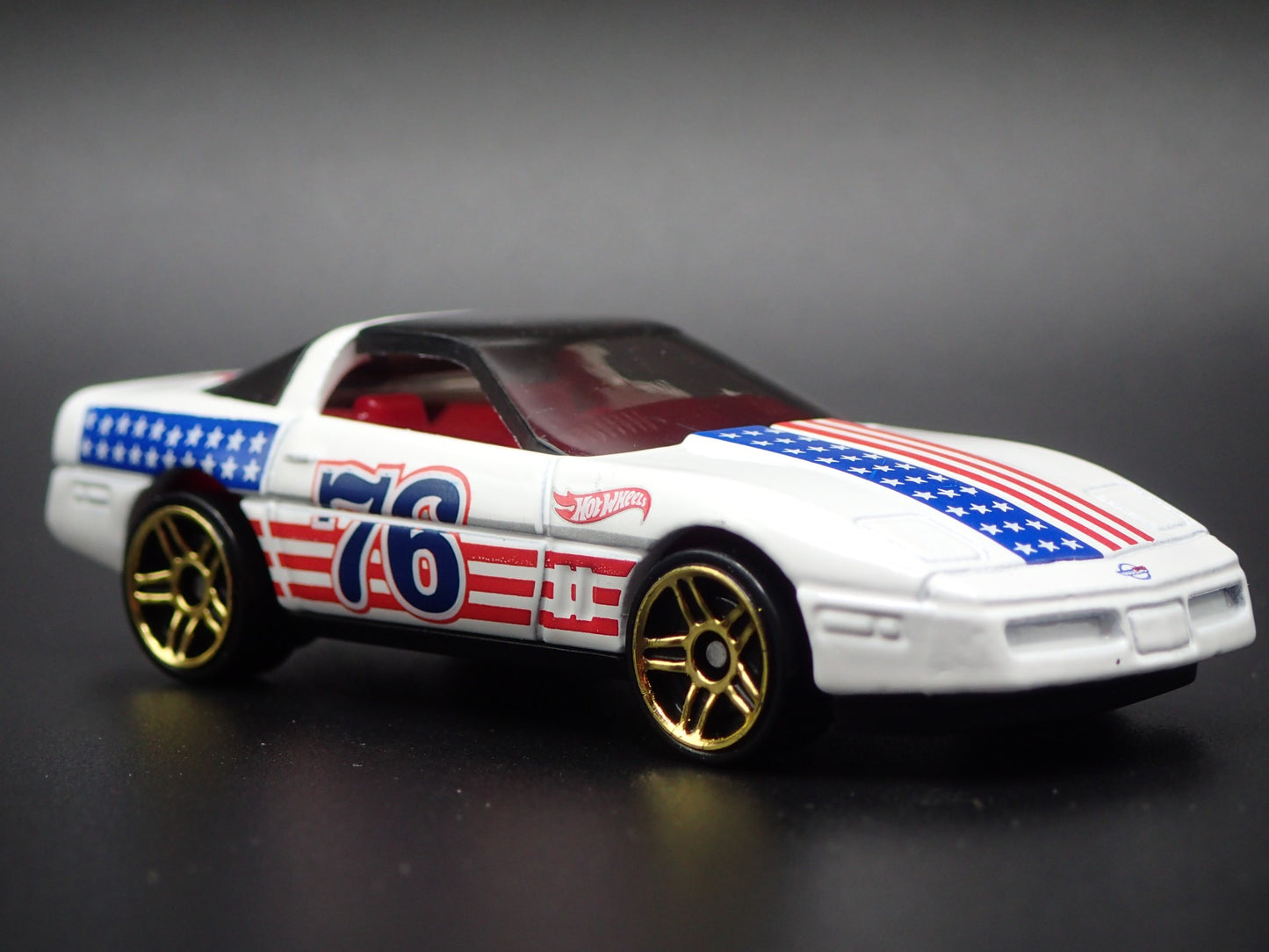 1984-1996 C4 CHEVY CHEVROLET CORVETTE WHITE 1:64 SCALE DIORAMA DIECAST MODEL CAR