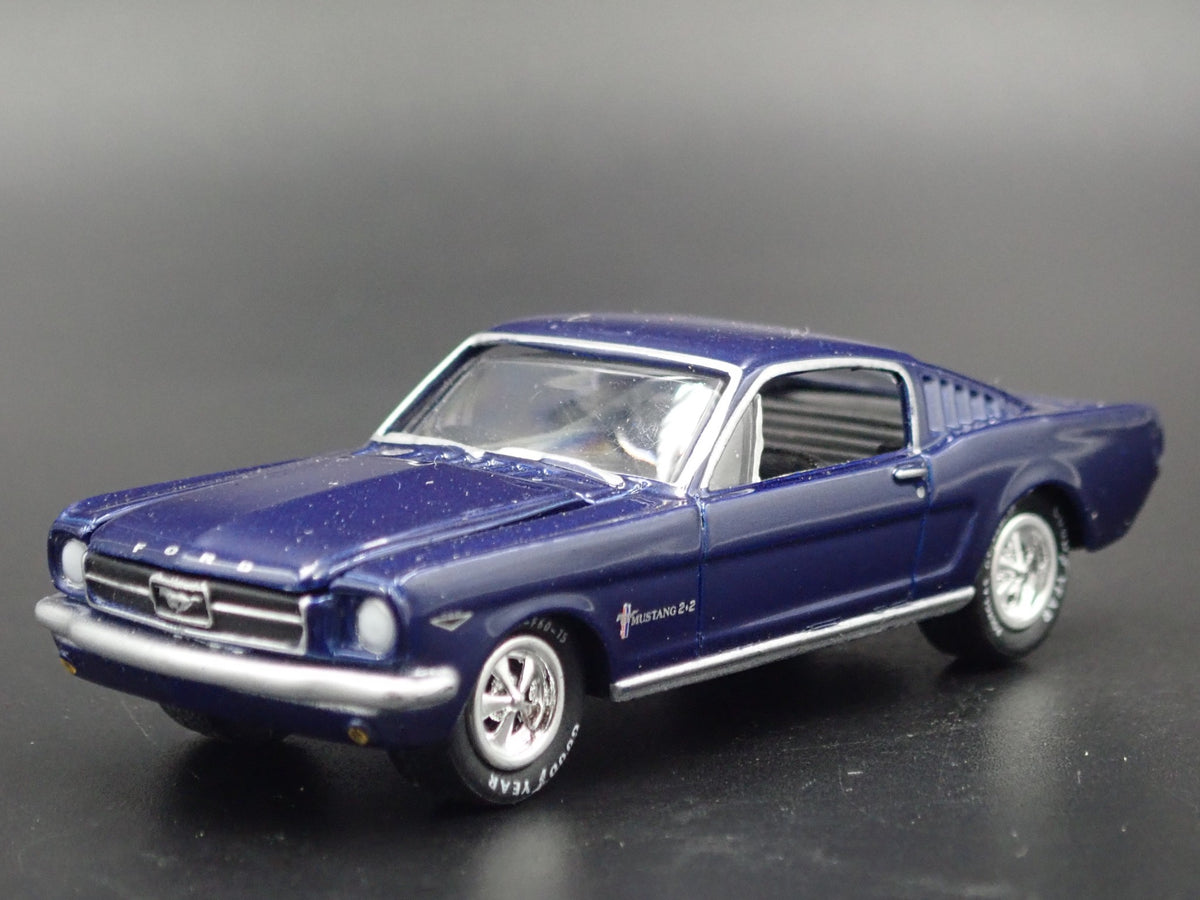 1965 FORD MUSTANG FASTBACK 2+2 RARE 1:64 COLLECTIBLE DIORAMA DIECAST MODEL CAR-Burning Rubber Toy Company