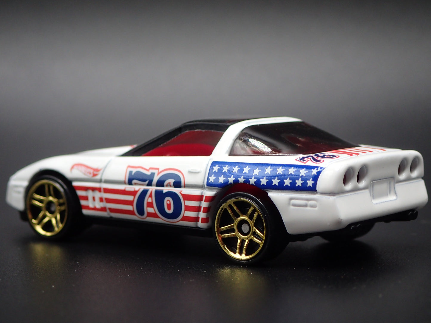 1984-1996 C4 CHEVY CHEVROLET CORVETTE WHITE 1:64 SCALE DIORAMA DIECAST MODEL CAR