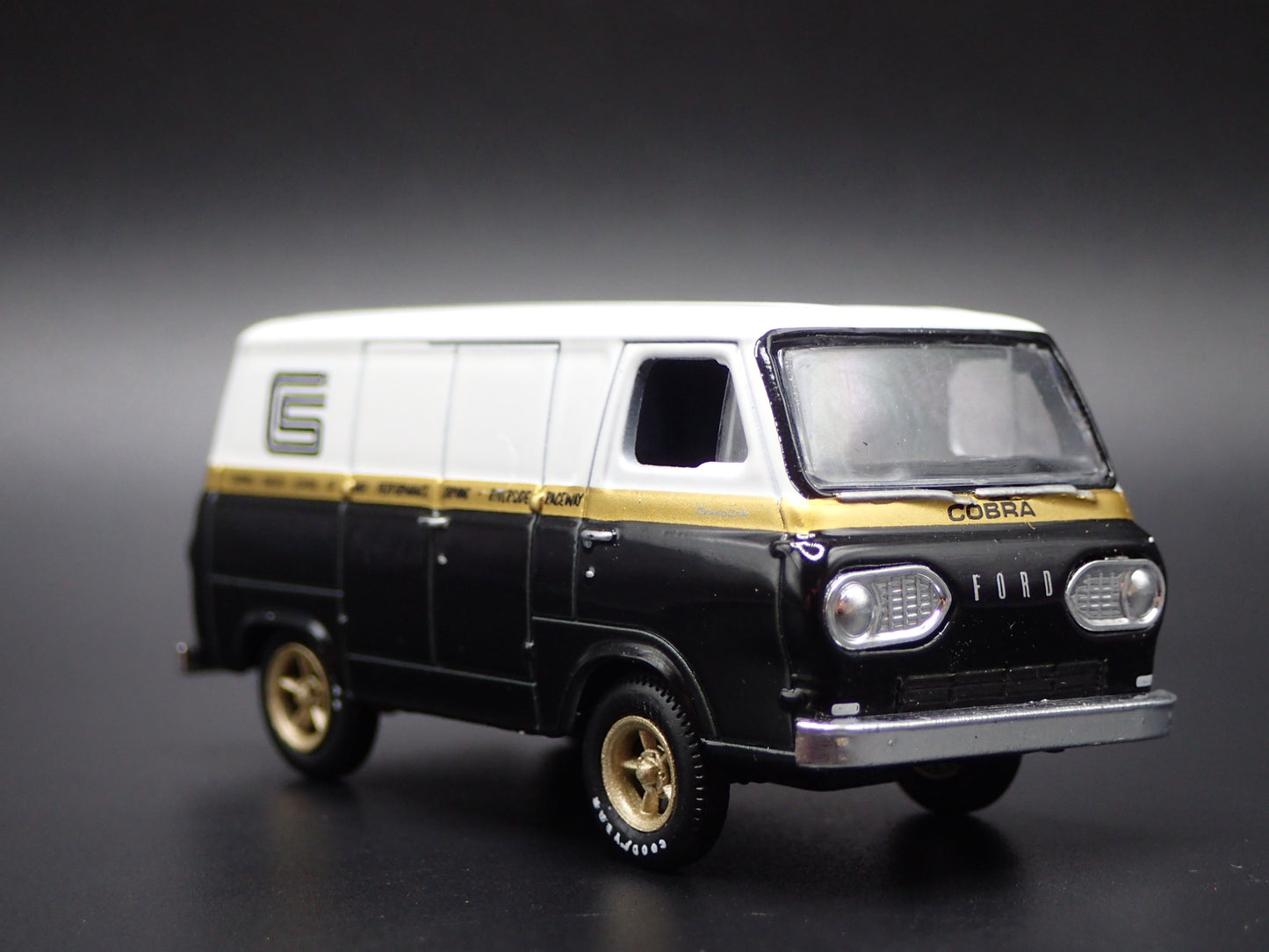 1965 65 FORD ECONOLINE DELIVERY VAN SHELBY COBRA 1:64 SCALE DIECAST MODEL CAR