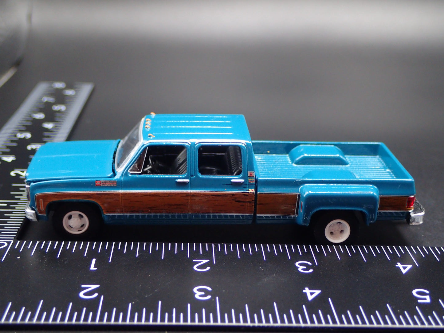1973 GMC SIERRA 3500 DUALLY SQUAREBODY TRUCK  HITCH 1/64 SCALE DIECAST MODEL CAR