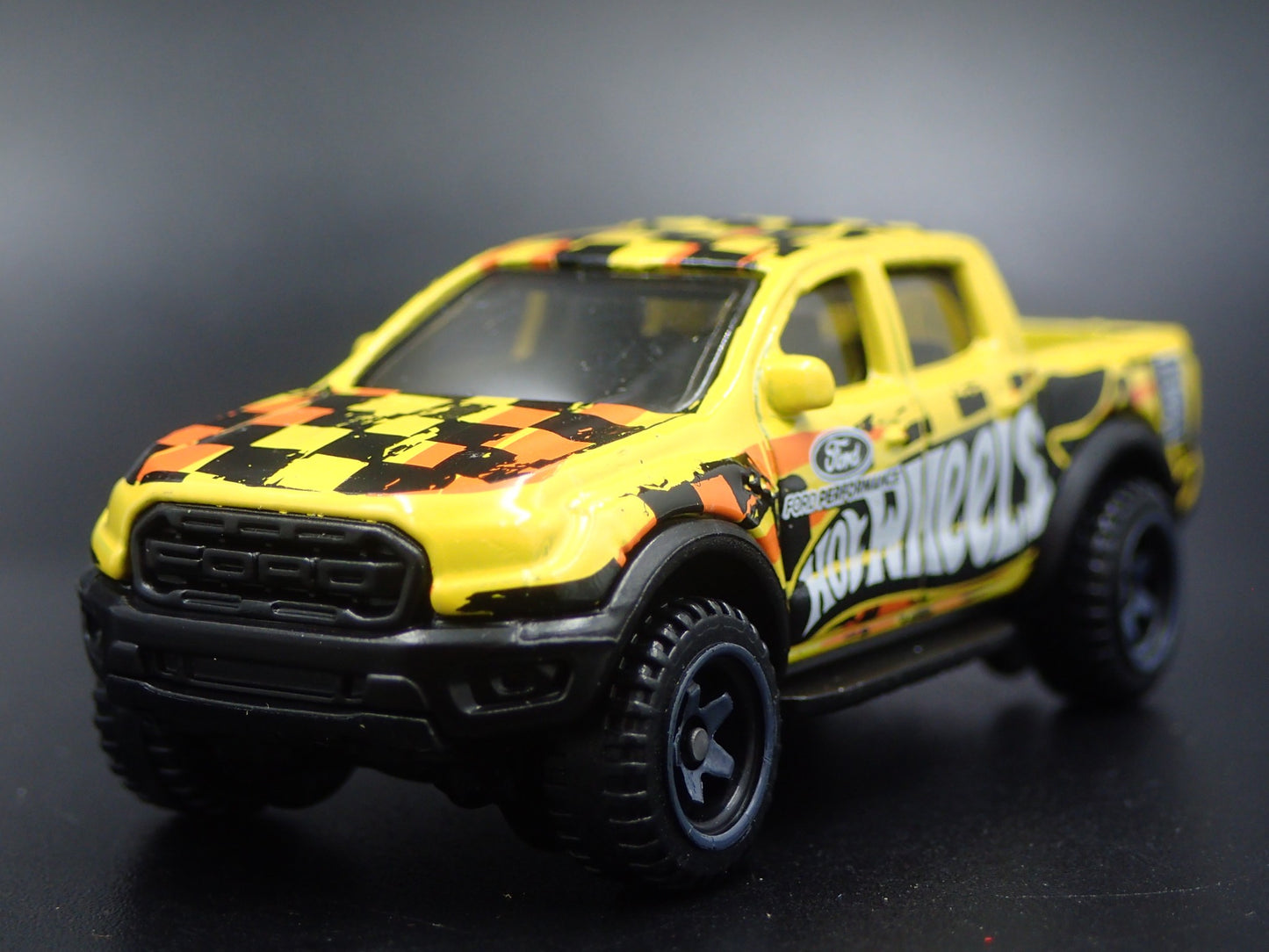 2017-2020 FORD RANGER RAPTOR PICKUP TRUCK 1/64 SCALE DIORAMA DIECAST MODEL CAR