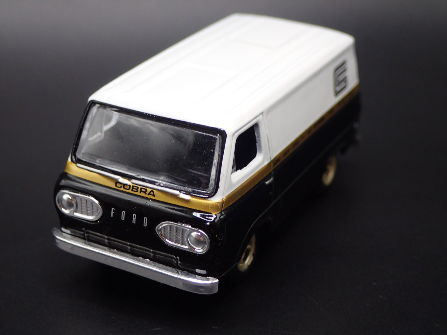 1965 65 FORD ECONOLINE DELIVERY VAN SHELBY COBRA 1:64 SCALE DIECAST MODEL CAR