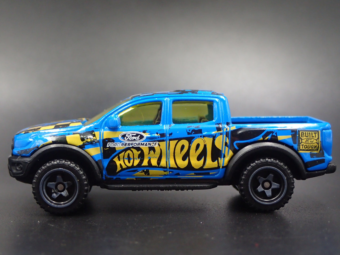 2017-2020 FORD RANGER RAPTOR PICKUP TRUCK 1/64 SCALE DIORAMA DIECAST MODEL CAR
