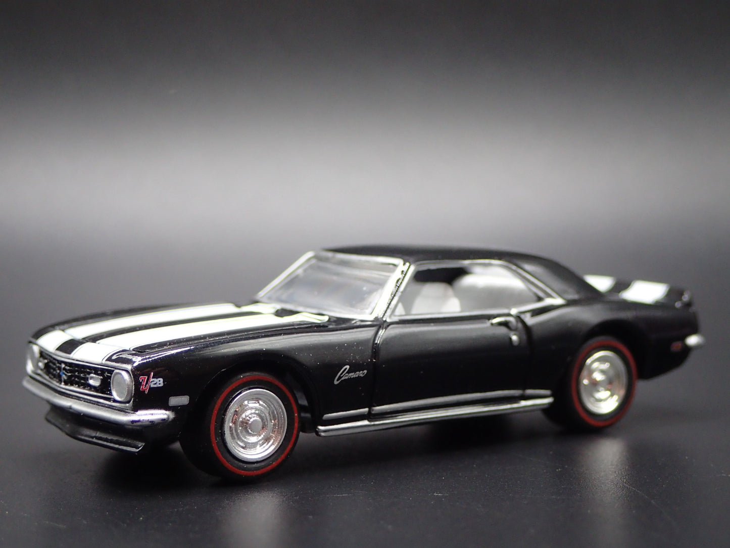 1968 68 CHEVY CHEVROLET CAMARO Z/28 BLACK 1:64 SCALE DIORAMA DIECAST MODEL CAR
