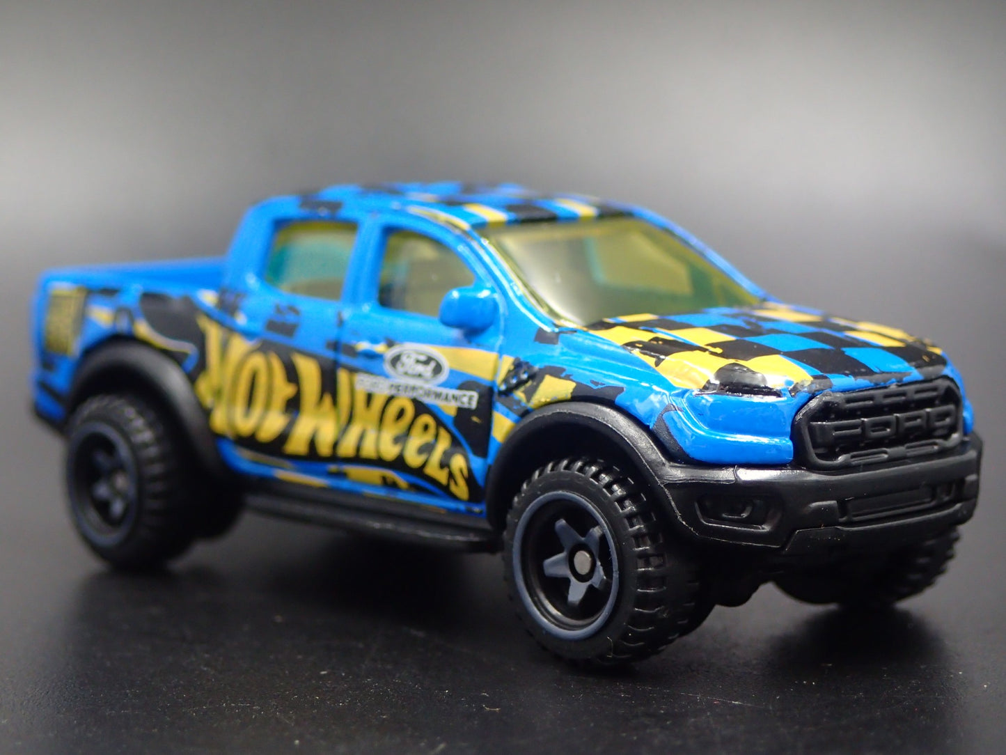2017-2020 FORD RANGER RAPTOR PICKUP TRUCK 1/64 SCALE DIORAMA DIECAST MODEL CAR