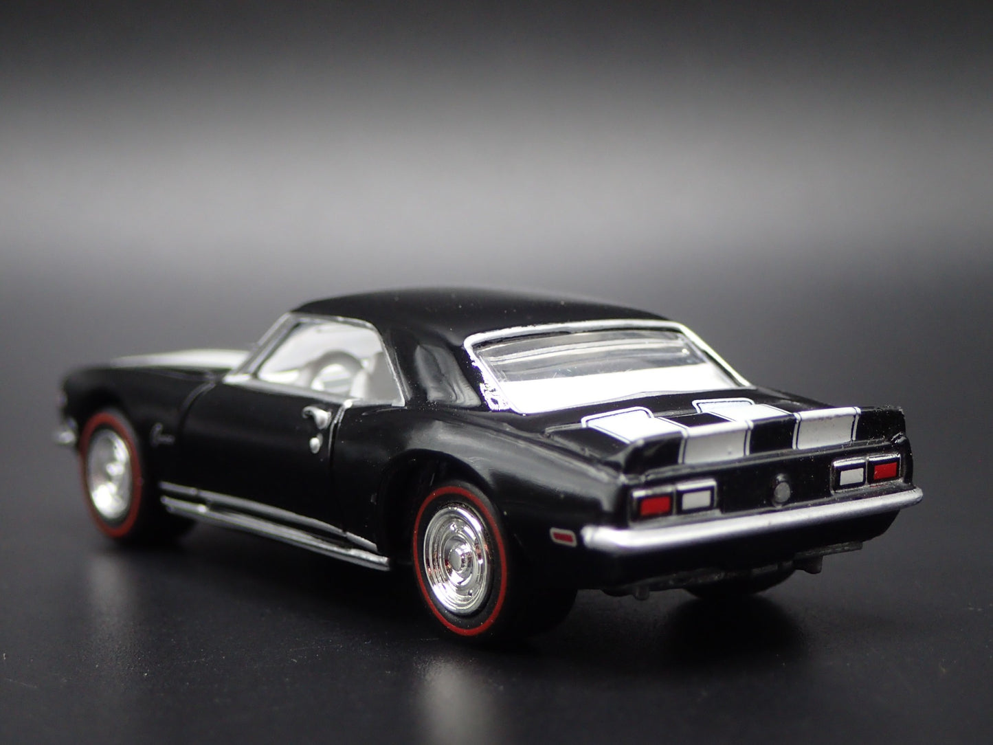 1968 68 CHEVY CHEVROLET CAMARO Z/28 BLACK 1:64 SCALE DIORAMA DIECAST MODEL CAR